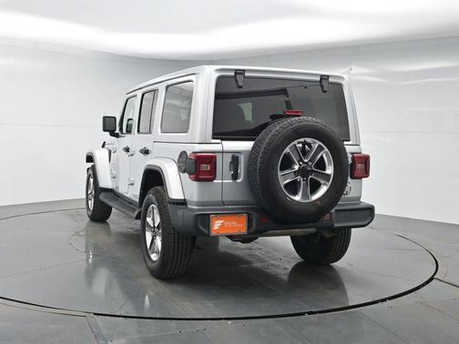 Silver Zynith Clearcoat 2022 Jeep Wrangler Unlimited Sahara