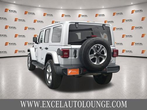 Silver Zynith Clearcoat 2022 Jeep Wrangler Unlimited Sahara