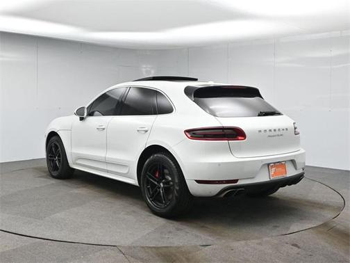 2015 Porsche Macan Turbo
