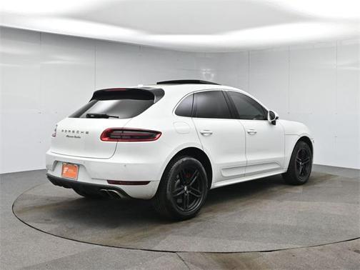 2015 Porsche Macan Turbo