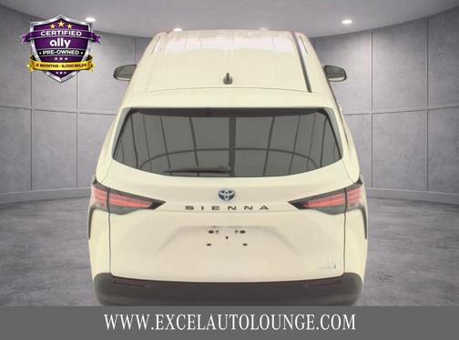2022 Toyota Sienna LE