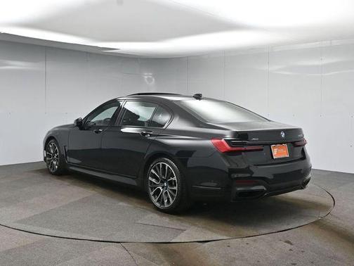 2021 BMW 750 i xDrive