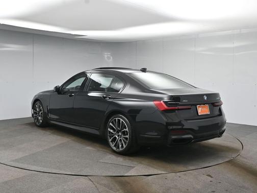 2021 BMW 750 i xDrive