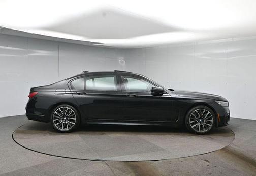 2021 BMW 750 i xDrive