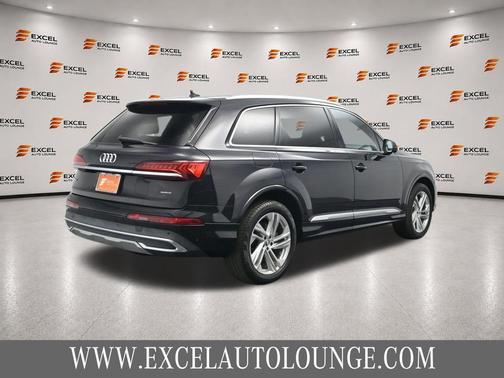 Orca Black Metallic 2021 Audi Q7 55 Premium Plus