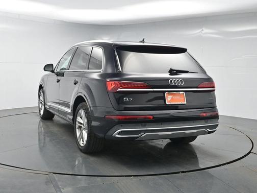 Orca Black Metallic 2021 Audi Q7 55 Premium Plus