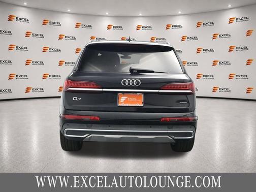 Orca Black Metallic 2021 Audi Q7 55 Premium Plus