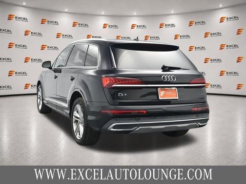 Orca Black Metallic 2021 Audi Q7 55 Premium Plus