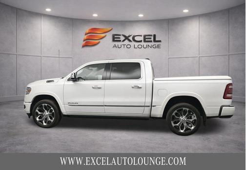 Ivory White Tri-Coat Pearlcoat 2021 RAM 1500 Limited