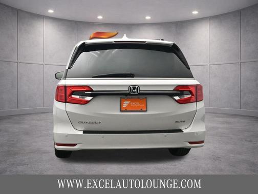 Platinum White Pearl 2023 Honda Odyssey Elite