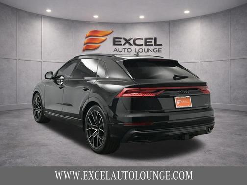 Mythos Black Metallic 2023 Audi Q8 55 Prestige