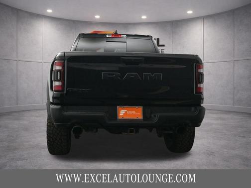 Diamond Black Crystal Pearlcoat 2022 RAM 1500 TRX