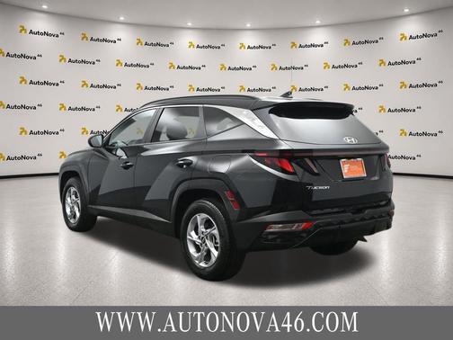 Black Pearl 2024 Hyundai TUCSON SEL