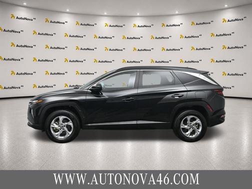 Black Pearl 2024 Hyundai TUCSON SEL