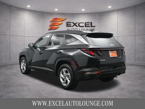 Black Pearl 2024 Hyundai TUCSON SEL