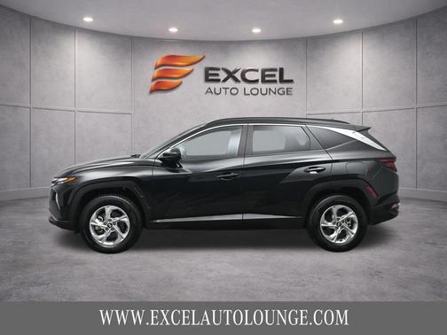 Black Pearl 2024 Hyundai TUCSON SEL