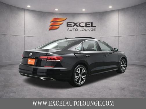 Deep Black 2020 Volkswagen Passat 2.0T SE