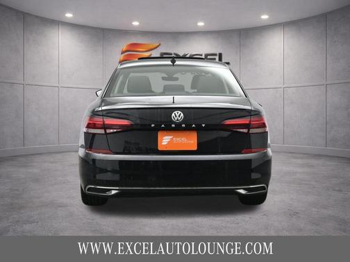 Deep Black 2020 Volkswagen Passat 2.0T SE