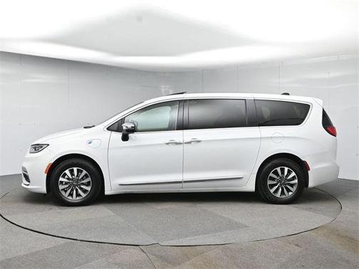 2023 Chrysler Pacifica Hybrid Limited