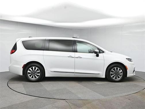 2023 Chrysler Pacifica Hybrid Limited