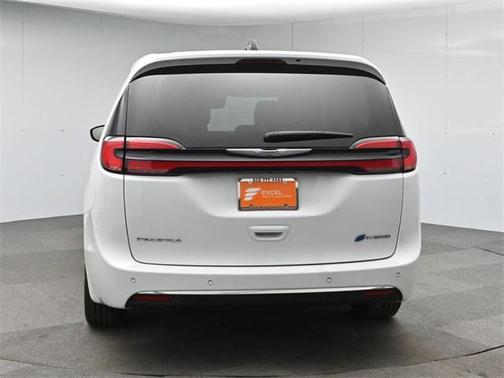2023 Chrysler Pacifica Hybrid Limited