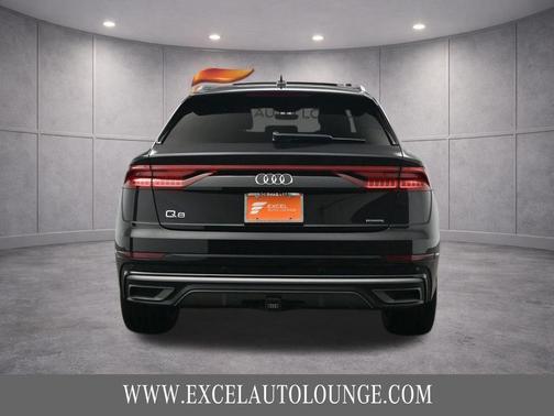 Orca Black Metallic 2021 Audi Q8 55 Prestige