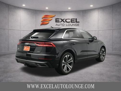 Orca Black Metallic 2021 Audi Q8 55 Prestige