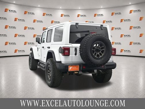 Bright White Clearcoat 2023 Jeep Wrangler Rubicon 392