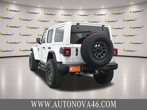 Bright White Clearcoat 2023 Jeep Wrangler Rubicon 392