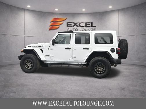 Bright White Clearcoat 2023 Jeep Wrangler Rubicon 392