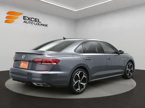 2021 Volkswagen Passat 2.0T R-Line