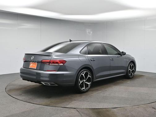 2021 Volkswagen Passat 2.0T R-Line