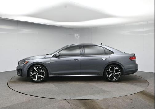 2021 Volkswagen Passat 2.0T R-Line