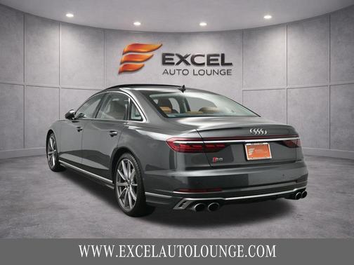 Daytona Gray Pearl 2023 Audi S8 4.0T