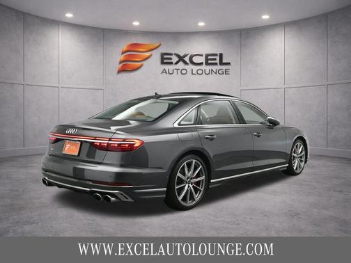 Daytona Gray Pearl 2023 Audi S8 4.0T