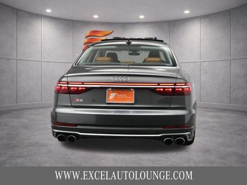 Daytona Gray Pearl 2023 Audi S8 4.0T