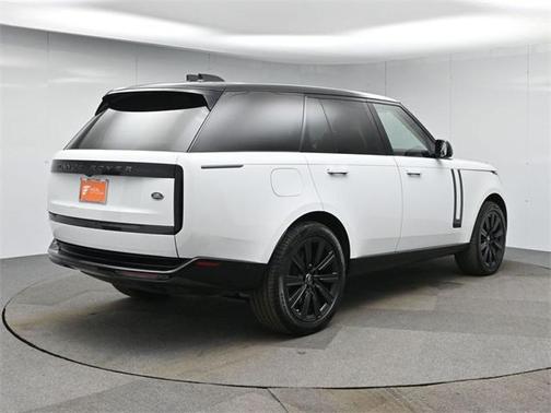 2023 Land Rover Range Rover P530 SE