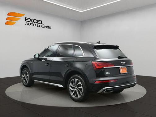 2023 Audi Q5 45 S line Premium Plus