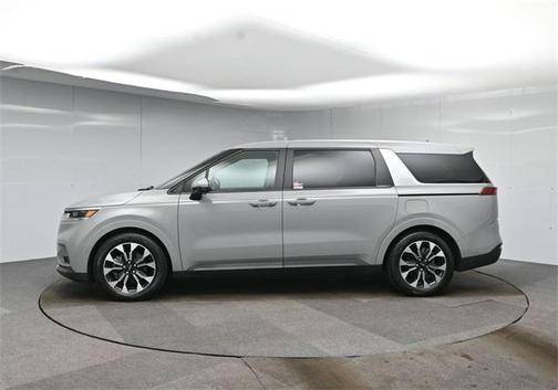 2022 Kia Carnival EX