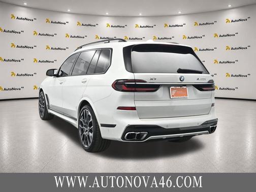 Mineral White Metallic 2024 BMW X7 M60i