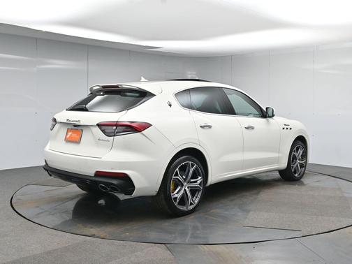 2022 Maserati Levante Modena