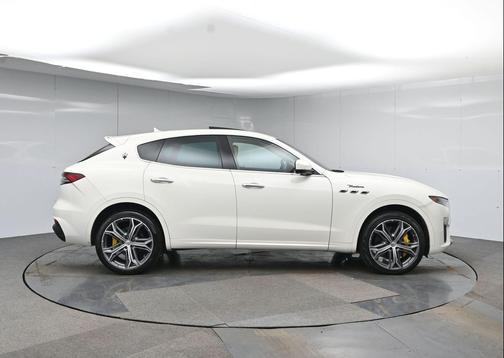 2022 Maserati Levante Modena