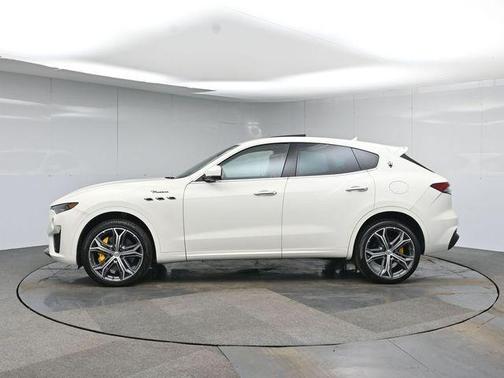 2022 Maserati Levante Modena