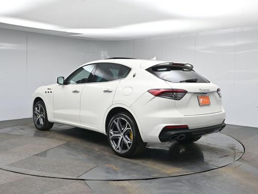 2022 Maserati Levante Modena