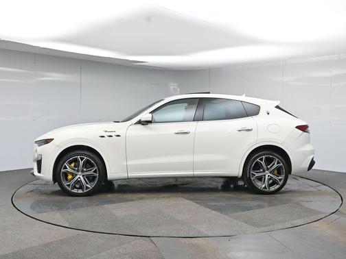 2022 Maserati Levante Modena