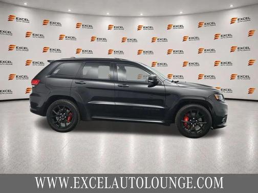 Diamond Black Crystal Pearlcoat 2019 Jeep Grand Cherokee SRT