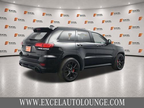 Diamond Black Crystal Pearlcoat 2019 Jeep Grand Cherokee SRT