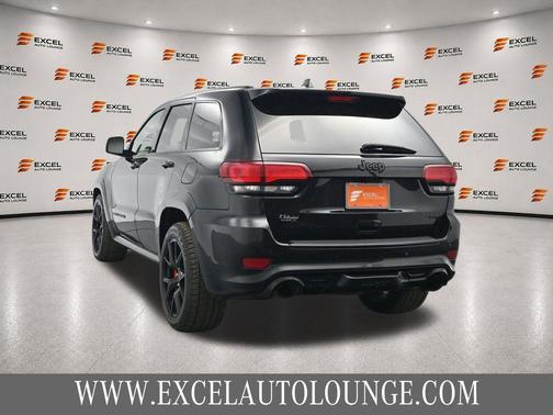 Diamond Black Crystal Pearlcoat 2019 Jeep Grand Cherokee SRT