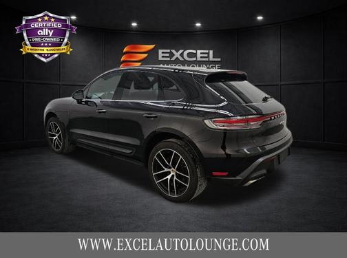 2023 Porsche Macan Base