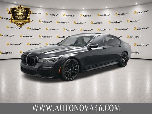 Black Sapphire Metallic 2022 BMW 740 i